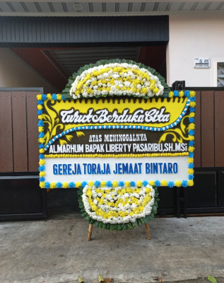 Papan Bunga Duka di Tuban